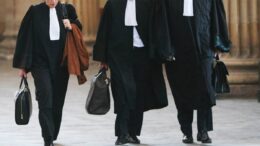 avocatii-stagiari-din-iasi-se-confrunta-cu-mari-restante-la-plata-oficiilor.-aceasta-povara-nu-ii-impiedica-sa-si-desfasoare-activitatea-in-conditii-optime