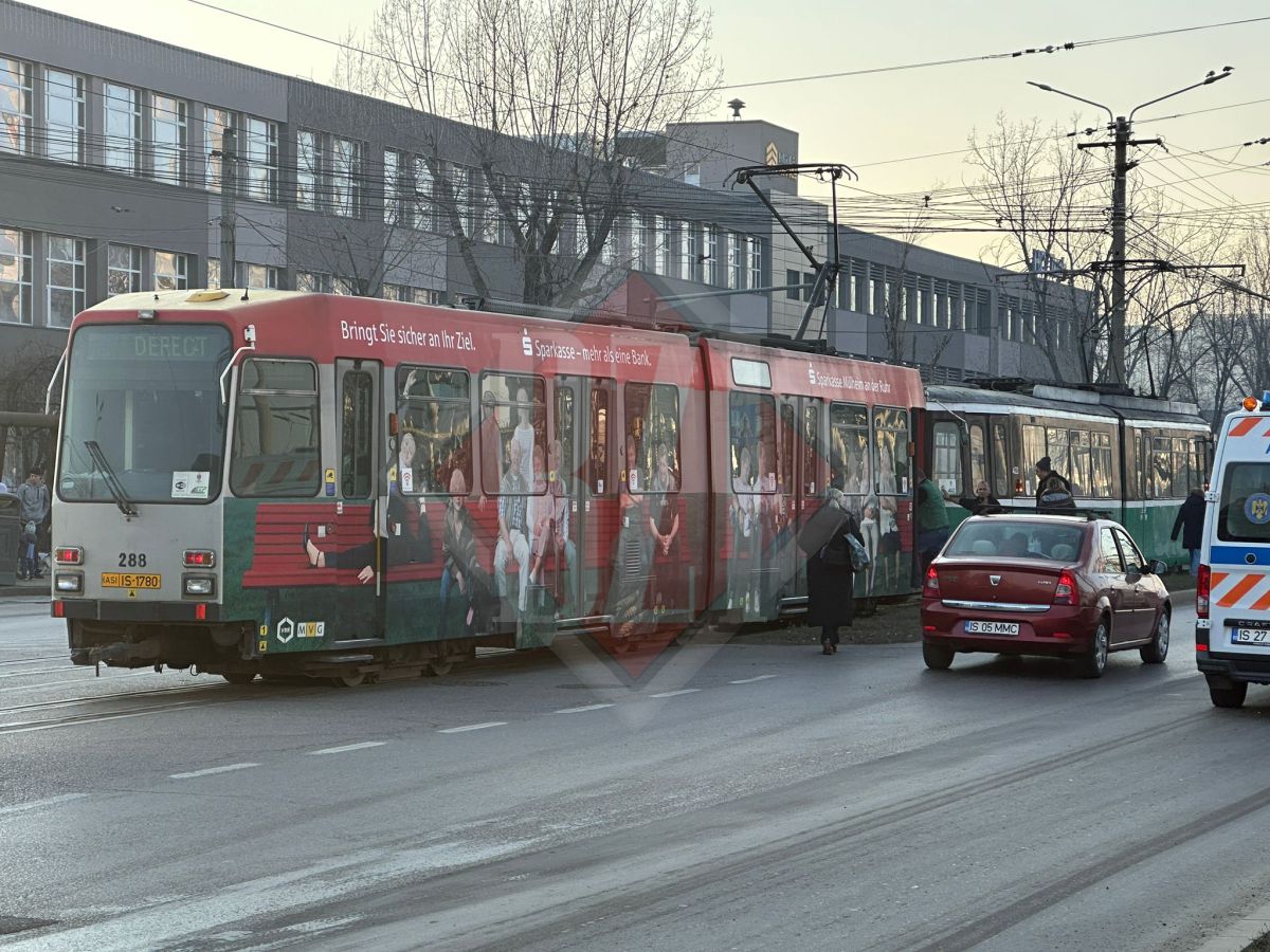 tramvaie-blocate-in-baza-3-din-cauza-inghetului.-traficul-a-fost-dat-peste-cap-in-plina-iarna