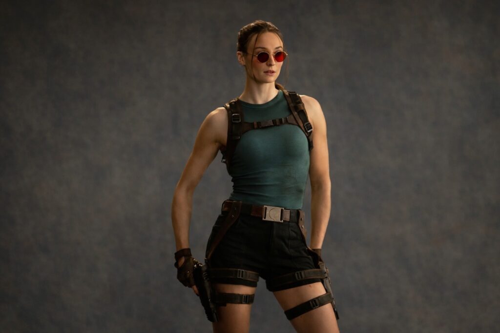 lara-croft-are-un-nou-chip:-sophie-turner-din-game-of-thrones,-protagonista-noului-serial-tomb-raider-de-la-prime-video