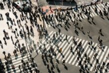motivul-pentru-care-mii-de-cetateni-romani-sunt-pregatiti-sa-isi-vanda-locuintele-si-sa-se-mute-in-strainatate.-ce-spun-expertii