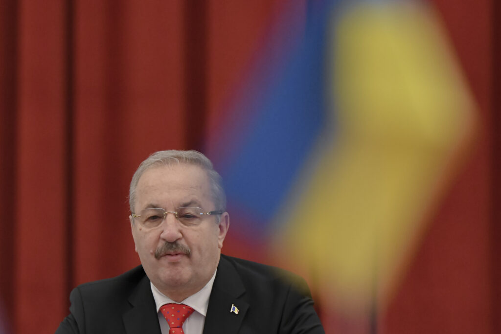 trebuie-sa-aleaga-romania-intre-mama-si-tata,-intre-sua-si-ue?-ce-spune-un-europarlamentar