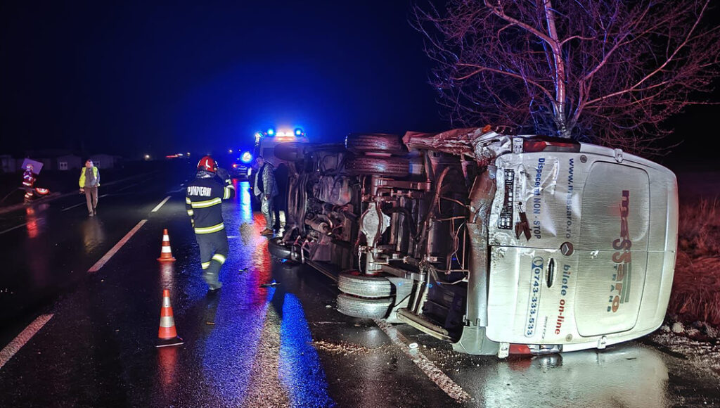 accident-rutier-cu-doua-masini,-un-microbuz-si-noua-persoane,-la-letcani!-unul-dintre-soferi-era-baut-si-avea-numerele-unui-alt-autoturism-–-update