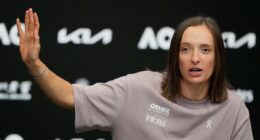 cum-a-reactionat-iga-swiatek-cand-a-aflat-ca-naomi-osaka-s-a-retras-dupa-controversa-cu-sorana-cirstea