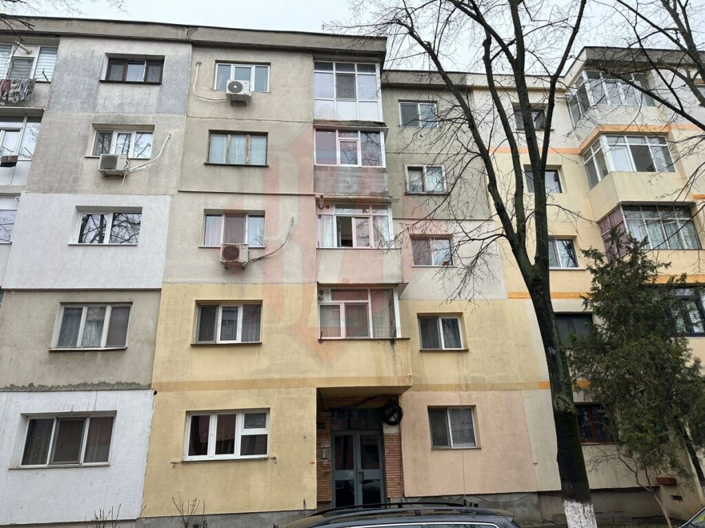 persoana-gasita-decedata-intr-un-apartament-din-cartierul-nicolina.-vecinii-se-plangeau-de-miros-urat
