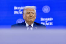 trump-spune-ca-iranul-vrea-un-acord-cu-sua-dupa-ce-a-trimis-o-mare-armada-in-regiune