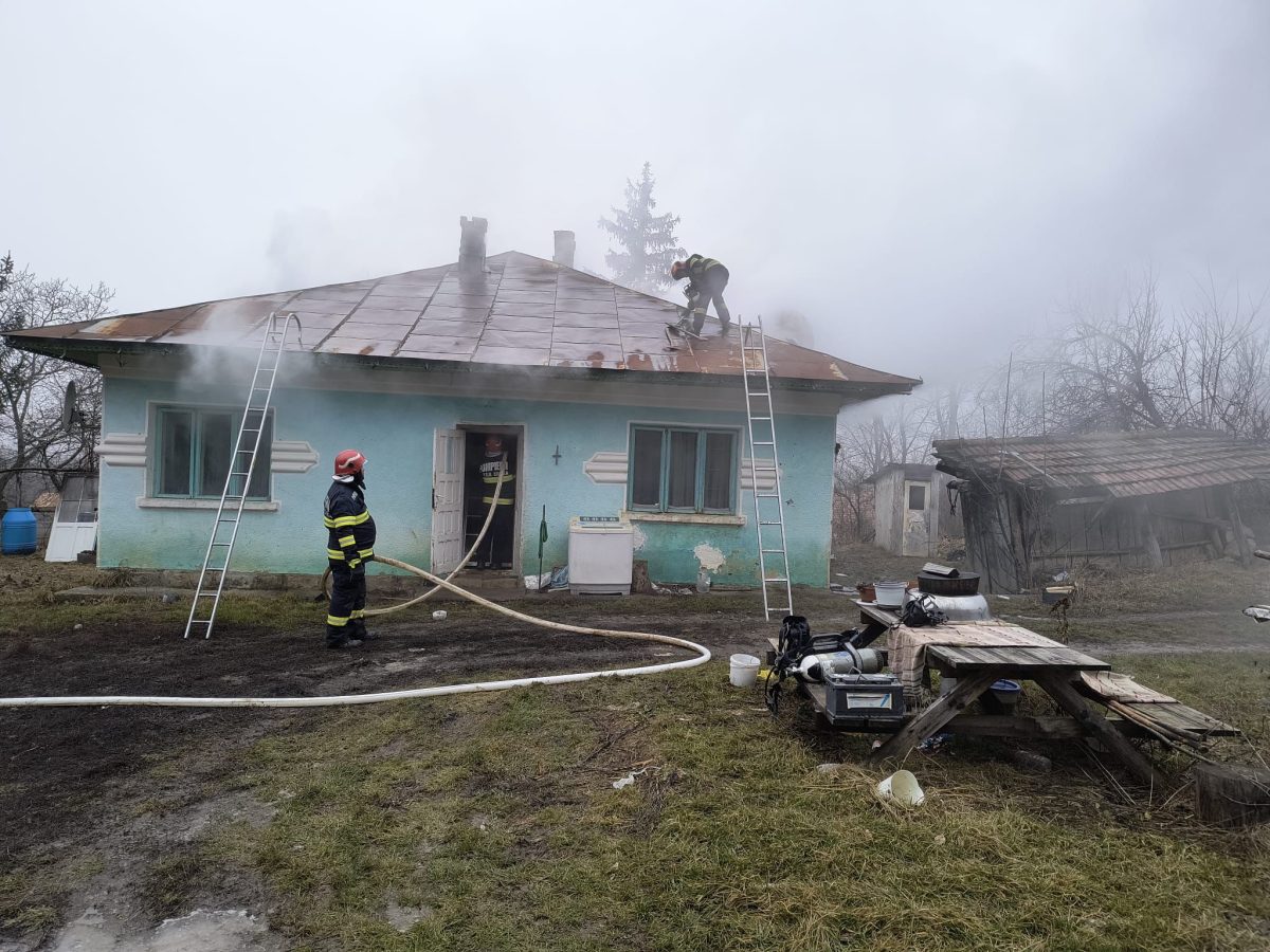 incendiu-la-o-locuinta-din-ciurea.-pompierii-au-intervenit-in-zona-cantonului-silvic
