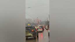 ceata-a-paralizat-traficul-in-municipiul-iasi.-se-circula-bara-la-bara,-in-cozi-de-kilometri