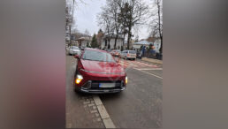 pietonii-obligati-sa-mearga-pe-carosabil-din-cauza-masinilor-parcate-pe-trotuar,-pe-strada-sfantul-sava