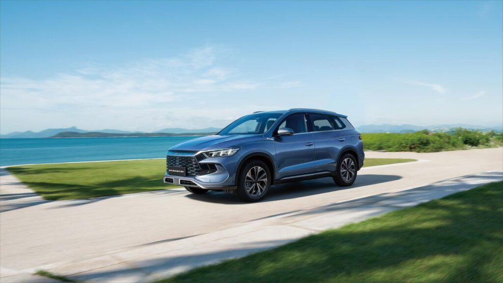 byd-lanseaza-sealion-5-dm-i,-suv-ul-de-familie-cu-flexibilitate-super-hybrid-pentru-viata-de-zi-cu-zi