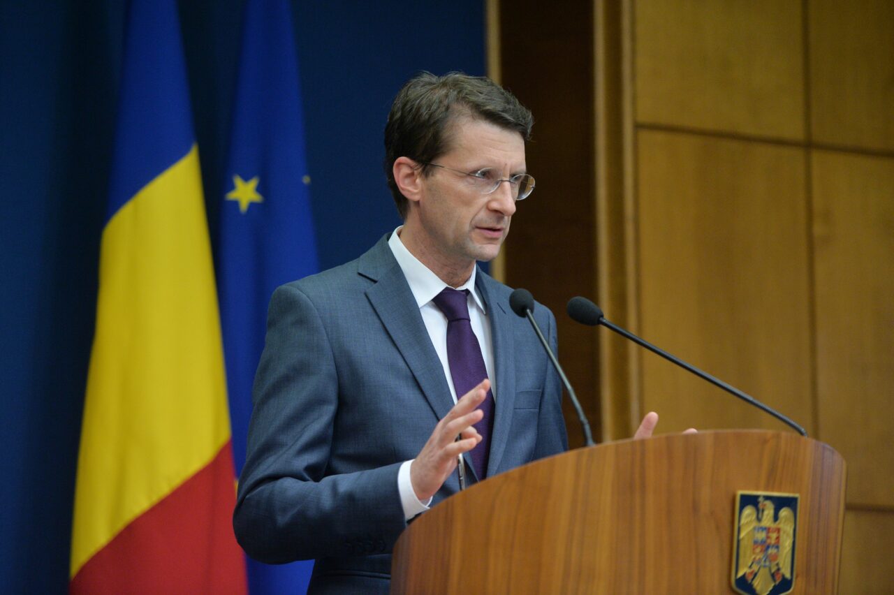 purtatorul-de-cuvant-al-bnr-spune-ca-guvernul-nu-trebuie-sa-mai-introduca-taxe-noi,-masurile-actuale-sunt-suficiente-pentru-reducerea-deficitului