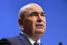 ilie-bolojan,-invins-in-sedinta-pnl-nici-macar-schimbarea-unor-sefi-de-filiala-nu-a-putut-face-toate-propunerile-i-au-picat-la-vot.-a-primit,-in-schimb,-un-vot-de-incredere-din-partea-partidului-pentru-propria-functie