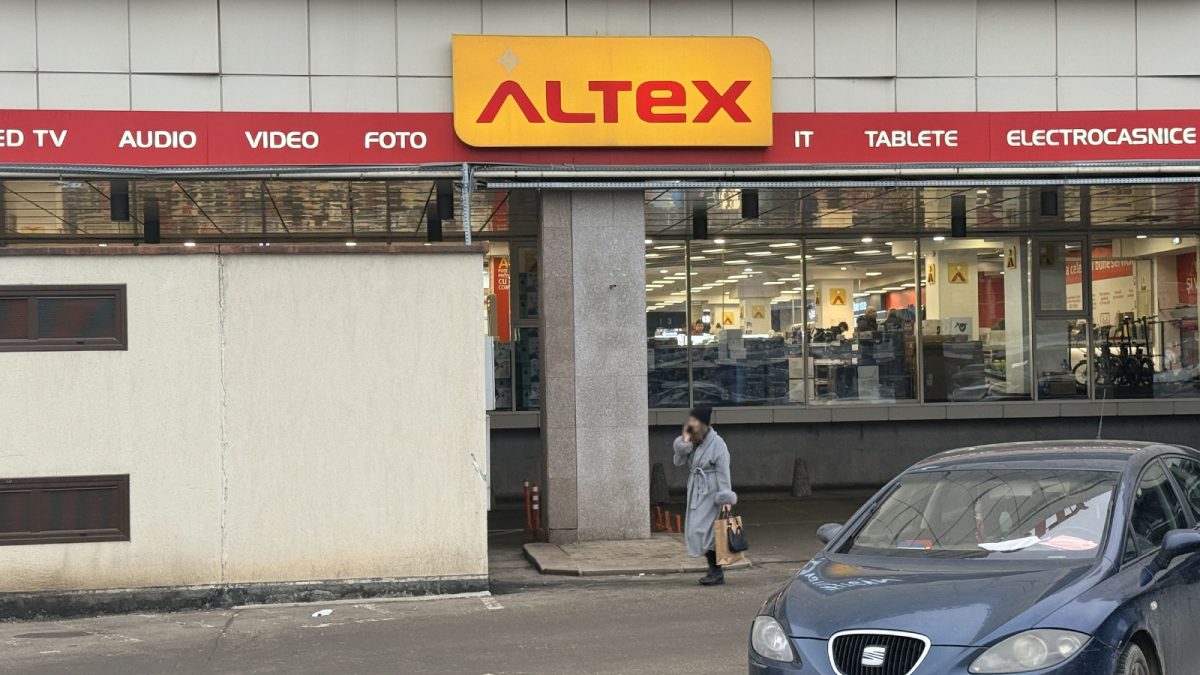 un-client-din-iasi-incearca,-de-mai-bine-de-un-an,-sa-repare-un-televizor-achizitionat-de-la-altex,-care-s-a-defectat-de-trei-ori.-constantin-sorin-dima:-cred-ca-incearca-sa-insele-clientii