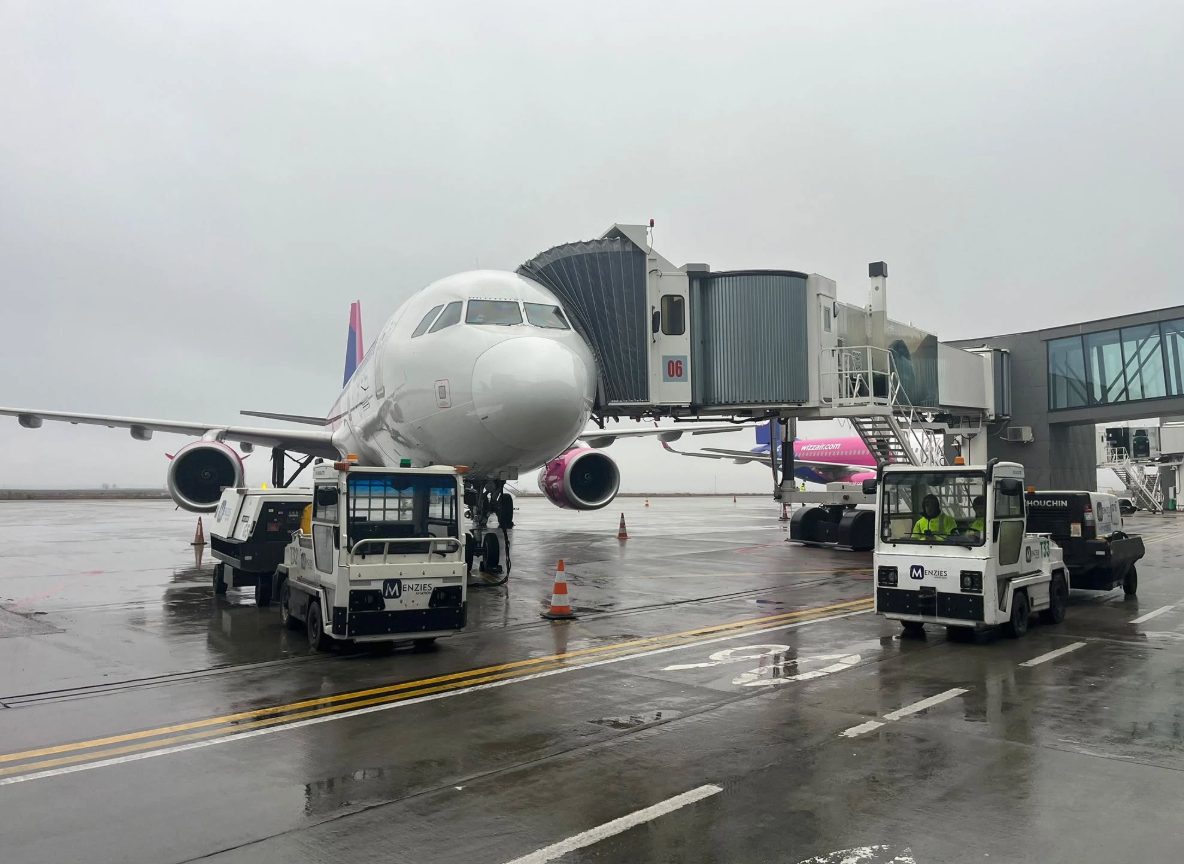doua-zboruri-care-trebuiau-sa-ajunga-la-suceava-au-fost-redirectionate-catre-aeroportul-iasi,-din-cauza-cetii