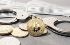 bitcoin-a-scazut-sub-pragul-de-70.000-de-dolari-pentru-prima-data-din-2024