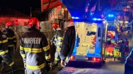 doi-batrani-si-au-pierdut-locuinta-dupa-incendiul-din-comuna-holboca.-femeia-este-internata-in-spital,-iar-barbatul-nu-are-unde-sa-mearga