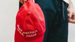ft:-guvernul-sua-va-finanta-grupuri-de-reflectie-si-organizatii-caritabile-din-europa-aliniate-miscarii-maga