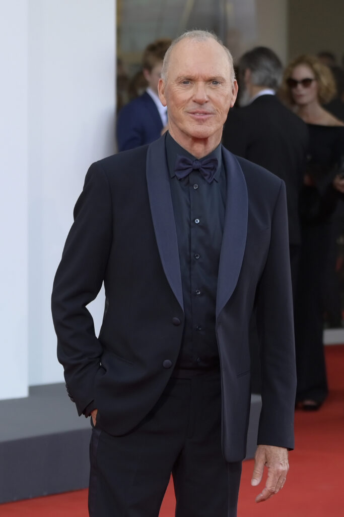 actorul-michael-keaton,-desemnat-omul-anului-de-catre-trupa-de-teatru-a-universitatii-harvard