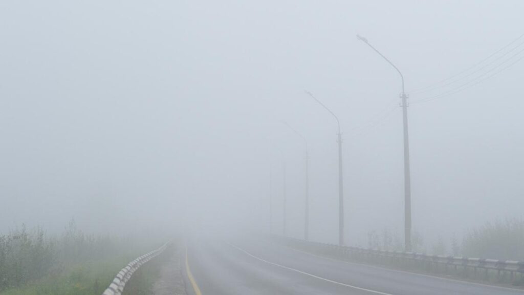 atentionare-meteo:-ceata-densa-si-risc-de-polei-in-mai-multe-judete-din-moldova