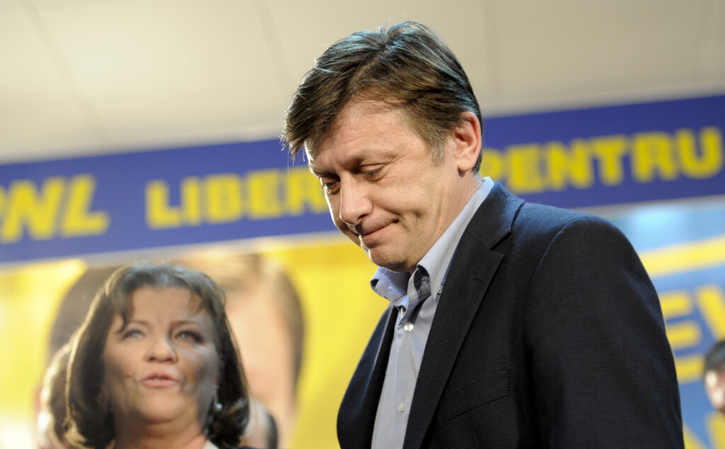 gandul:-antonescu,-reactie-in-scandalul-din-pnl:-salut-declaratiile-domnului-thuma!-/-spune-adevarul