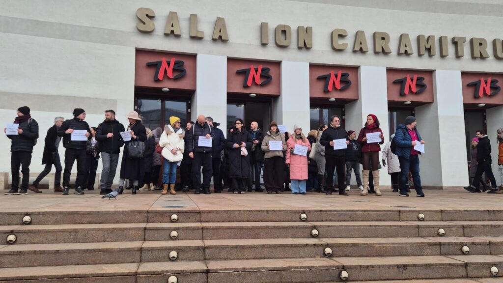 protest-al-actorilor-tnb.-ministrul-culturii-anunta-retragerea-propunerii-de-normare-a-muncii-artistilor