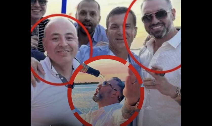 diplomatie-pe-valuri-de-lux.-andrei-muraru,-ambasadorul-romaniei-in-sua,-surprins-la-petrecere-cu-dragos-sprinceana-pe-yacht!-sampanie-turnata-in-cap,-trabucuri-scumpe-si-poze-de-colectie