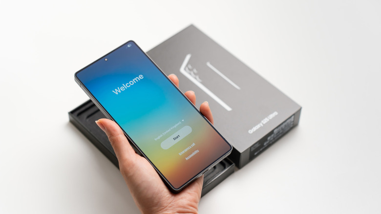 jumatate-din-costul-fabricarii-unui-smartphone-este-dat-acum-de-pretul-memoriei.-scumpirile-devin-inevitabile?
