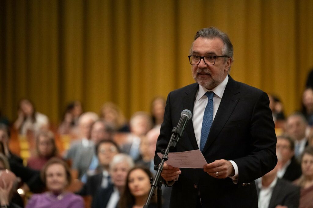 lucian-romascanu-a-depus-juramantul-la-curtea-europeana-de-conturi:-voi-reprezenta-romania-cu-cinste