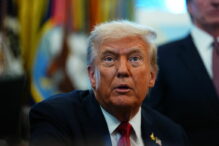 donald-trump-ar-putea-participa-la-parada-de-ziua-victoriei-din-rusia,-sugereaza-kremlinul