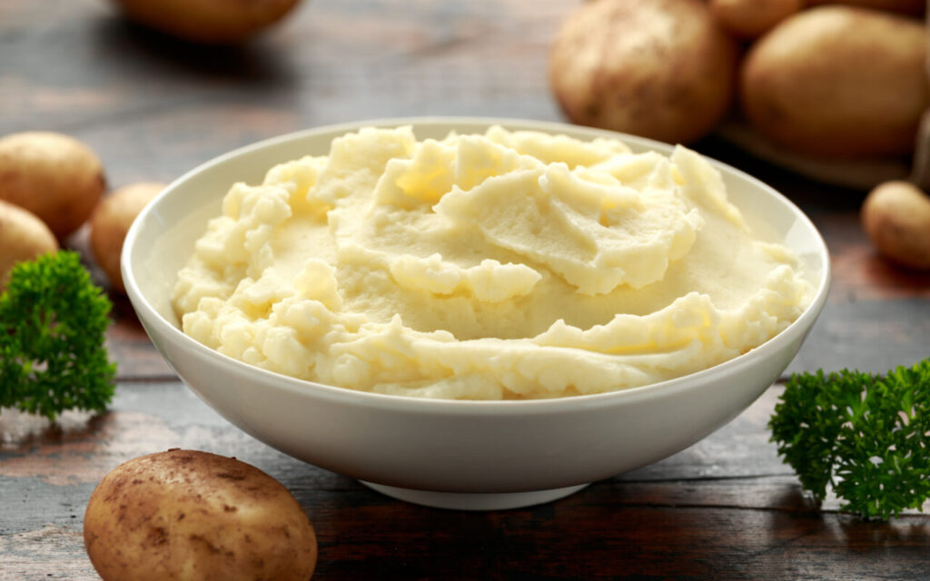 piureul-de-cartofi-este-mult-mai-cremos-si-mai-gustos-daca-adaugi-un-ingredient-simplu