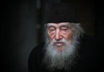 ortodoxia-romaneasca,-in-doliu.-arhimandritul-climent-haralamb,-care-a-slujit-la-manastirea-curtea-de-arges,-s-a-stins-din-viata-la-varsta-de-102-ani
