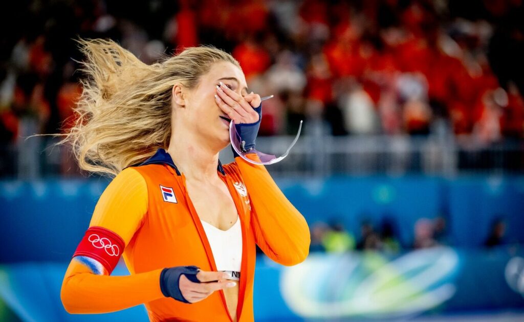 secretul-de-un-milion-de-euro.-de-ce-si-a-desfacut-fermoarul-echipamentului-in-timpul-jocurilor-olimpice