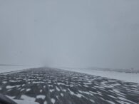 aeroportul-iasi-functioneaza-normal-in-ciuda-ninsorii-abundente!-echipele-de-deszapezire-lucreaza-la-foc-continuu