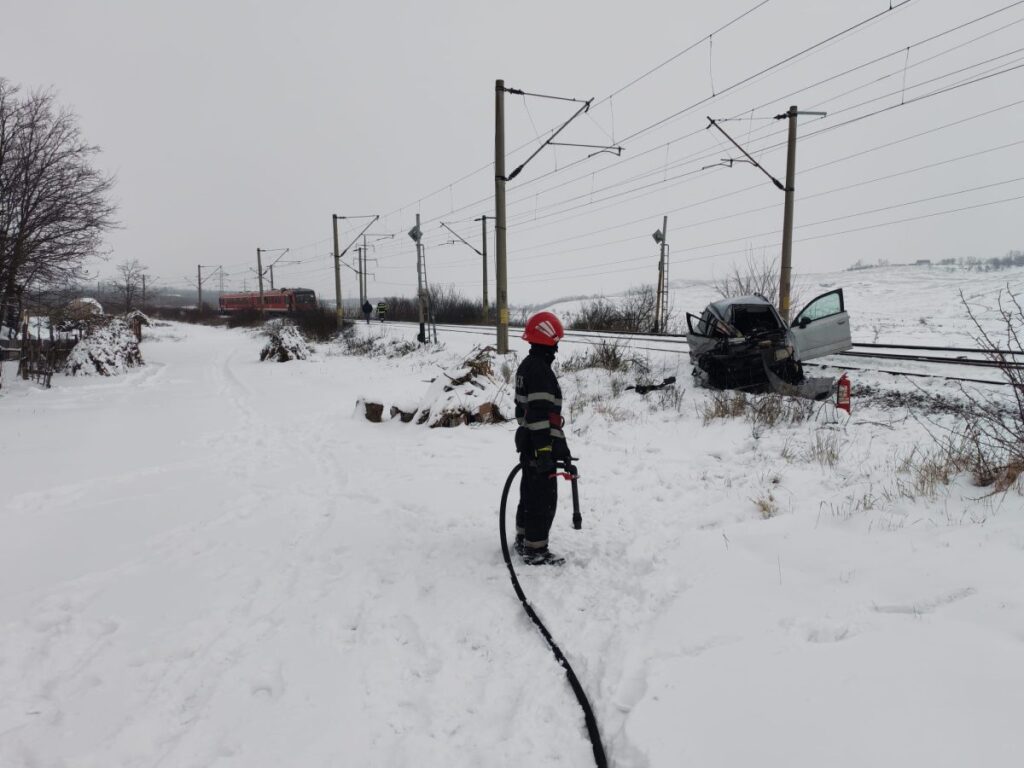 accident-feroviar-la-iasi.-autoturism-acrosat-de-tren-la-razboieni-–-update