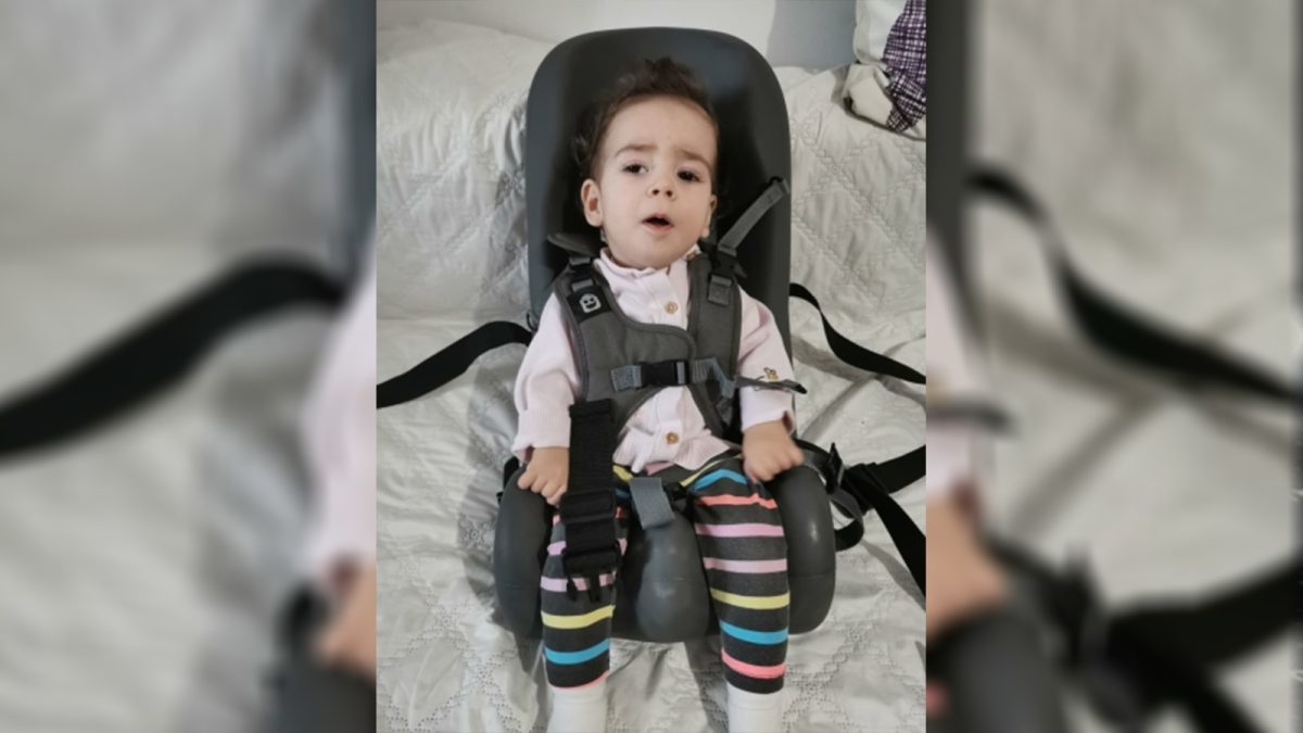 miruna-radu,-o-fetita-de-nici-doi-ani,-este-singurul-copil-diagnosticat-in-romania-cu-o-boala-extrem-de-rara-copila-are-nevoie-de-30.000-de-euro-anual-pentru-o-sansa-la-o-viata-normala