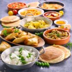 cina-luata-tot-mai-tarziu-si-masa-servita-direct-in-canapea,-printre-obiceiurile-alimentare-nocive-ale-romanilor