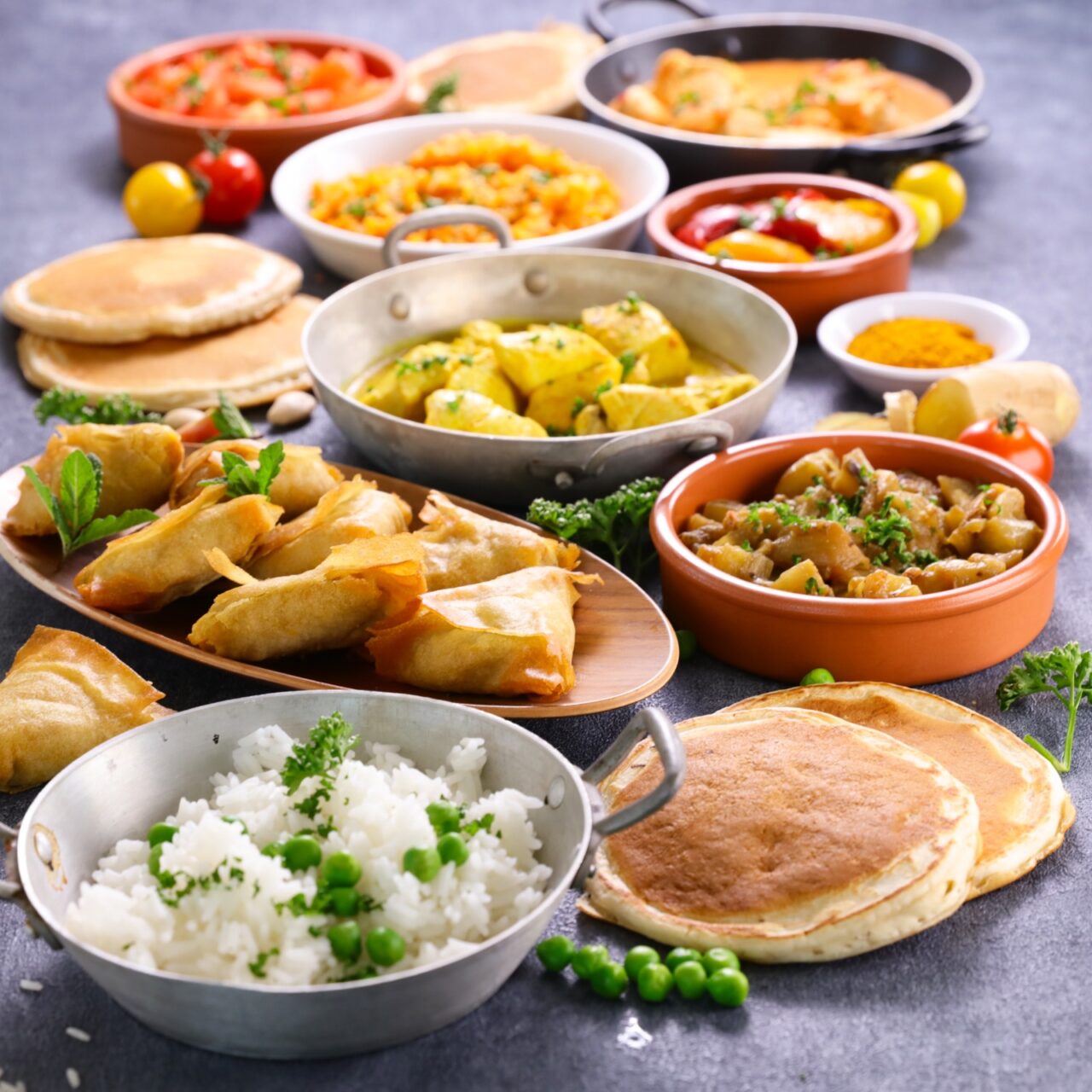 cina-luata-tot-mai-tarziu-si-masa-servita-direct-in-canapea,-printre-obiceiurile-alimentare-nocive-ale-romanilor