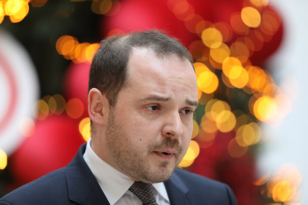 la-ora-12-se-filmeaza-in-spitale-private”.-rogobete,-dupa-greva-evitata-la-limita:-sustin-plata-pe-performanta”