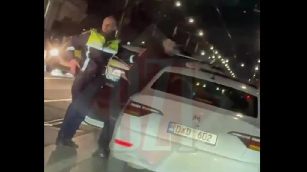 soferul-blocat-de-politisti-aseara-in-trafic-in-copou,-pozitiv-la-stupefiante.-a-ramas-fara-permis-pentru-72-de-ore