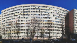 cate-apartamente-are-cel-mai-mare-bloc-din-romania.-este-cat-un-oras-intreg