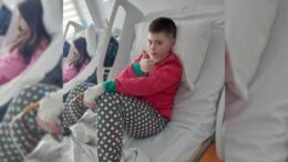 eric-butnariu-duce-o-lupta-grea-cu-limfomul-burkitt,-un-cancer-extrem-de-agresiv-copilul-are-nevoie-de-50.000-de-euro-pentru-tratament
