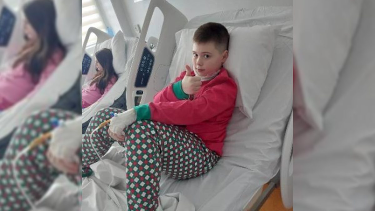 eric-butnariu-duce-o-lupta-grea-cu-limfomul-burkitt,-un-cancer-extrem-de-agresiv-copilul-are-nevoie-de-50.000-de-euro-pentru-tratament