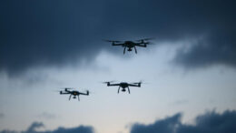 autoritatile-ruse-organizeaza-un-campionat-de-drone-pentru-copii-in-luhanskul-ocupat
