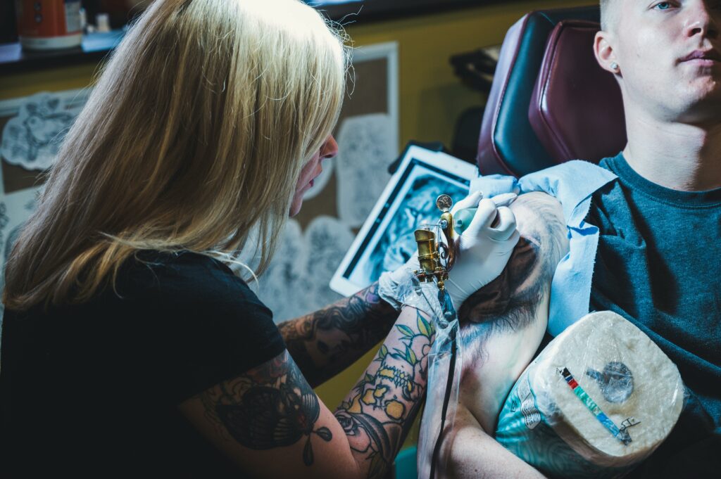 un-efect-neasteptat-al-tatuajelor-ridica-ingrijorari-privind-sanatatea-ochilor