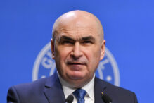 reforma-administratiei-adoptata-de-guvernul-bolojan-aduce-taieri-masive-dispar-13.000-de-posturi-din-administratia-locala