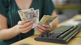 ins:-volumul-cifrei-de-afaceri-din-serviciile-de-piata-prestate-populatiei-a-scazut-cu-2,2%-in-2025.-care-e-serviciul-care-a-inregistrat-o-crestere