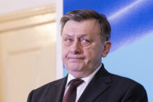 crin-antonescu:-aceste-vietati-useriste-(dna-toiu-si-compania)-sunt-cele-mai-mizerabile-secaturi-pe-care-le-am-vazut