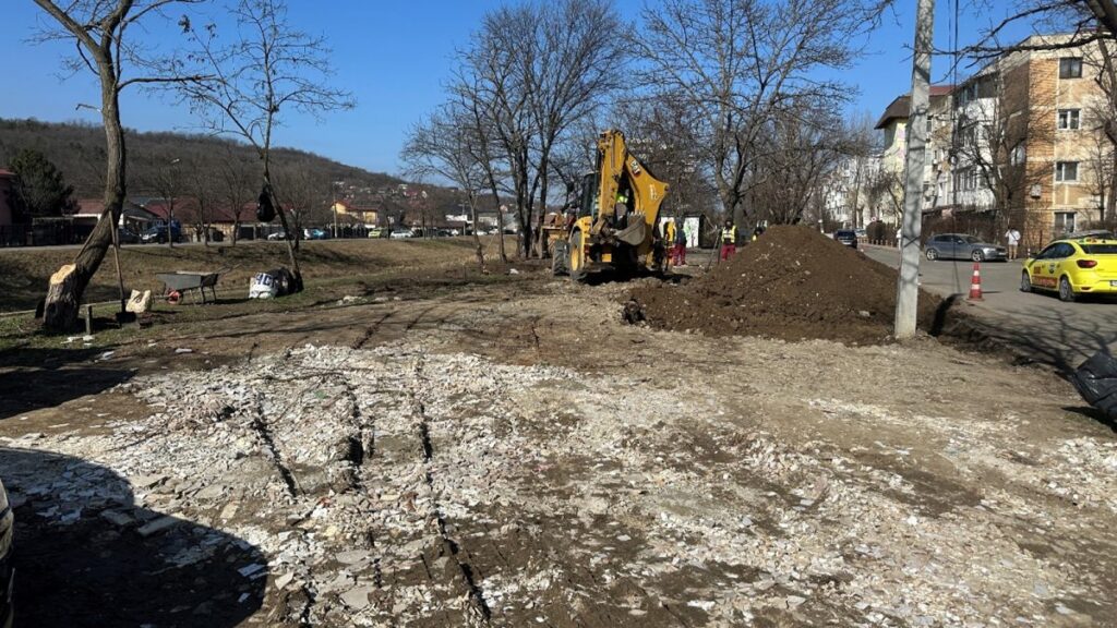 primaria-iasi-amenajeaza-o-parcare-in-cartierul-mircea-cel-batran!-localnicii-nu-vor-mai-fi-nevoiti-sa-parcheze-in-noroi