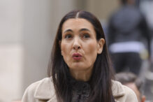 clotilde-armand-sare-in-apararea-oanei-toiu,-in-scandalul-fiicei-lui-ponta.-„ii-propun-un-lucru-simplu-doamnei-sarbu:-sa-dovedeasca-public-ca-oana-toiu-a-dat-un-ordin-direct,-deliberat,-motivat-politic”