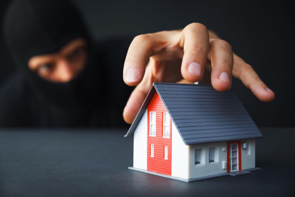 lasat-in-libertate-dupa-ce-ar-fi-furat-din-apartamentul-unei-vecine!-victima-se-teme-pentru-siguranta-ei!