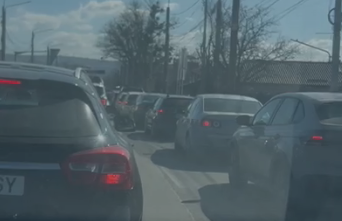 trafic-infernal-pe-bulevardul-bucium.-soferii-stau-zeci-de-minute-in-coloana